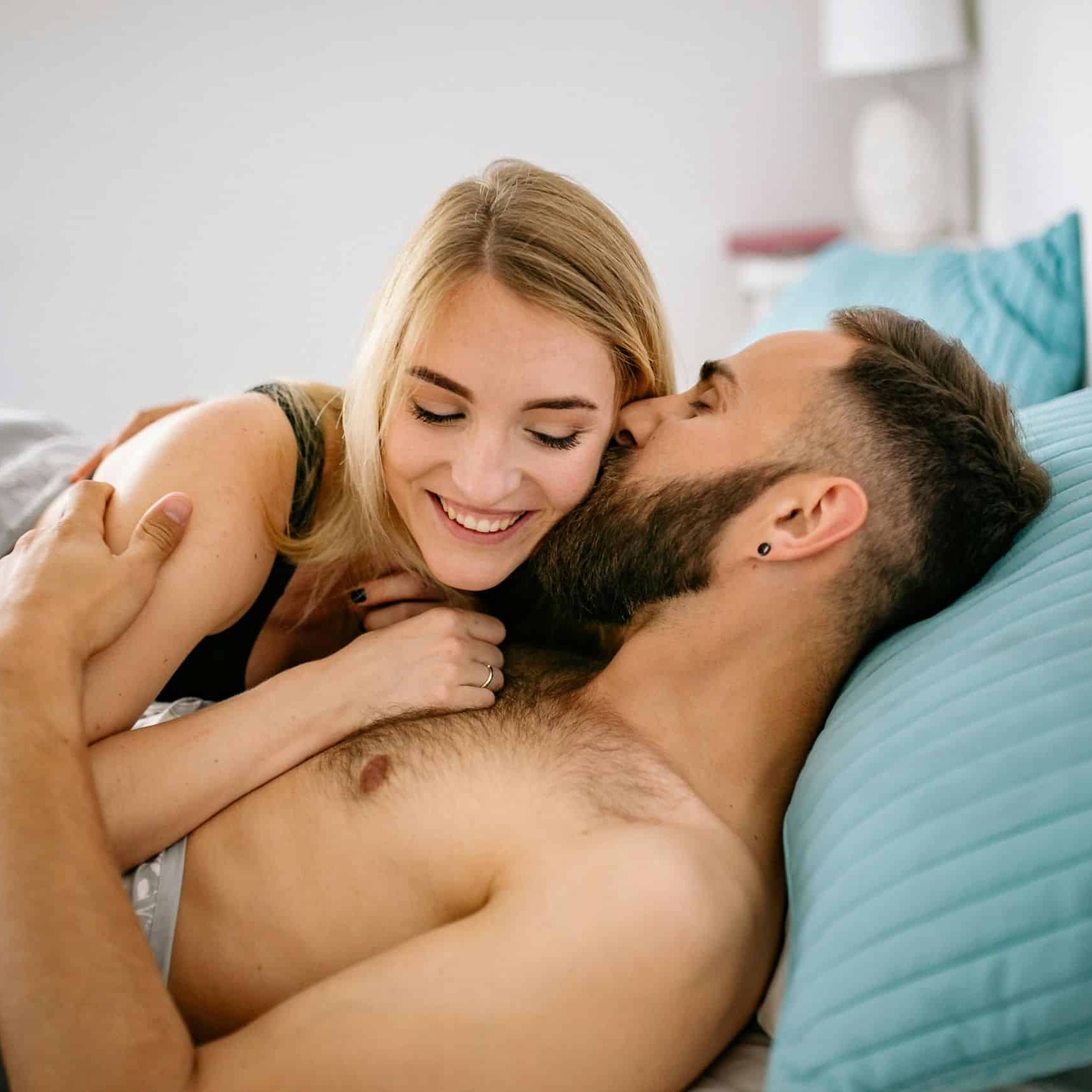 Relationships Without Sex: 5 Interesting Types and Stages
