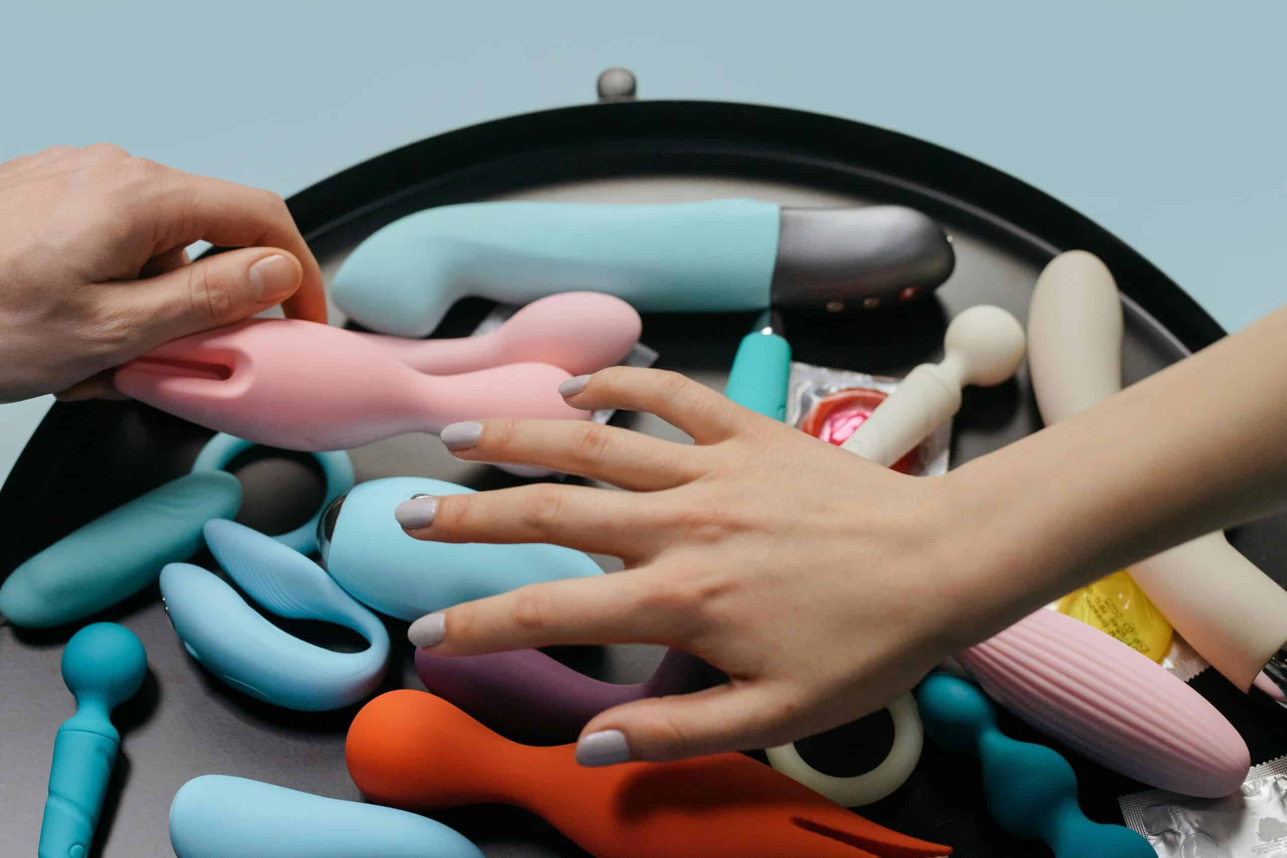 How to Use a Dildo: 6 Popular Sex Toy Tips Luvland How to Use a Dildo: 6 Popular Sex Toy Tips Luvland